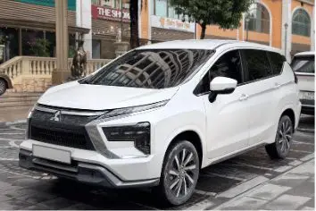 Xe 7 chỗ